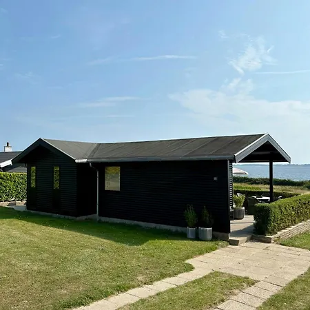 Overlooking South Funen Archipelago Feriehus *
