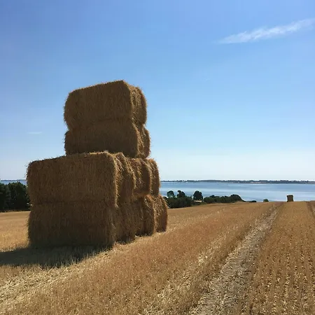 펜션 Overlooking South Funen Archipelago Fåborg
