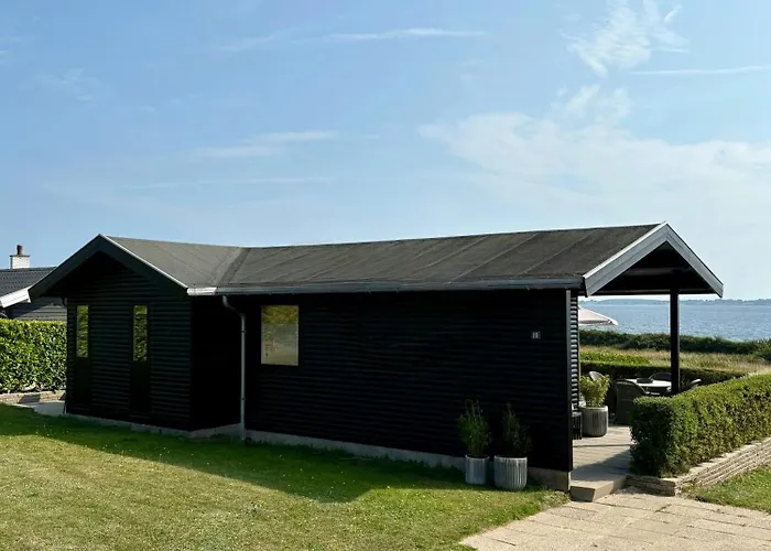Overlooking South Funen Archipelago Vakantiehuis *