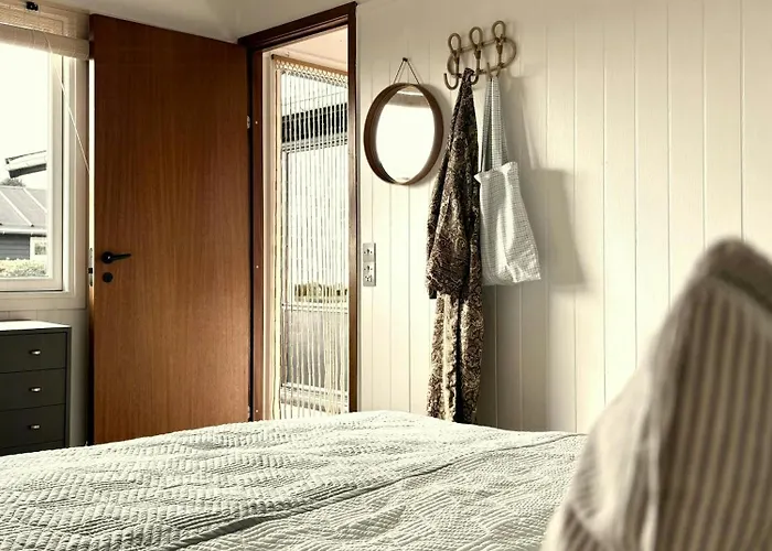 Overlooking South Funen Archipelago Vakantiehuis *