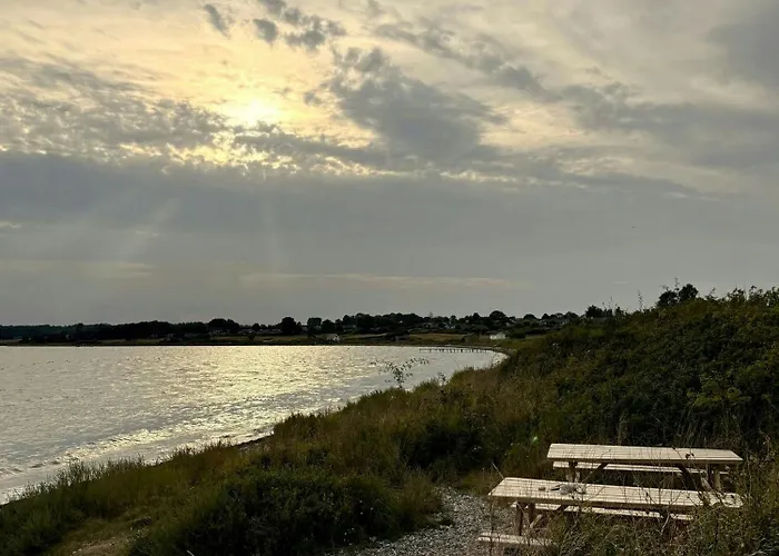 Overlooking South Funen Archipelago Vakantiehuis *